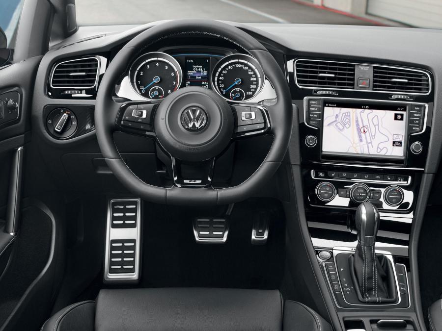  Volkswagen Golf R 3-Door 2013 года  (фото 15 из 22)
